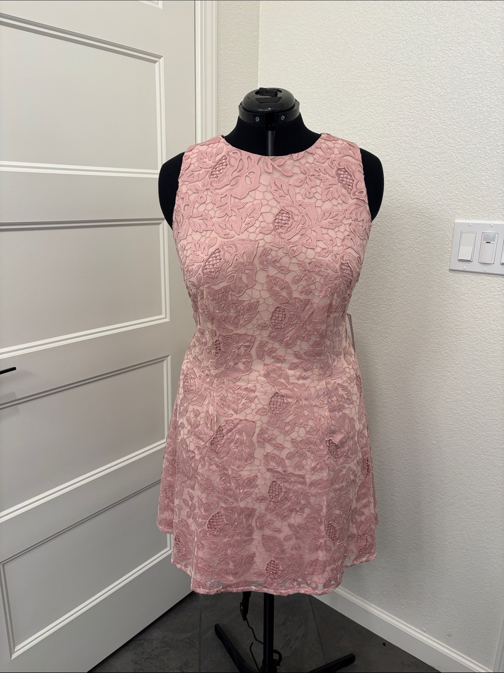 NWT VENUS Floral Lace Shift Dress